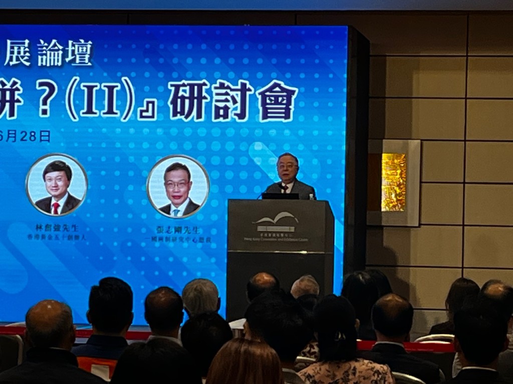 恒隆集團前董事長陳啟宗認為未來本港樓市應有序調整，將有利香港的經濟發展。