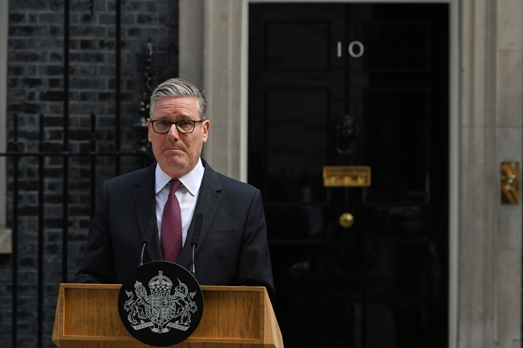 上任未滿兩年的英國首相施紀賢正式宣佈辭職,成為英國歷史上任期最短的工黨首相。美聯社 上任未滿兩年的英國首相施紀賢正式宣佈辭職,成為英國歷史上任期最短的工黨首相。美聯社