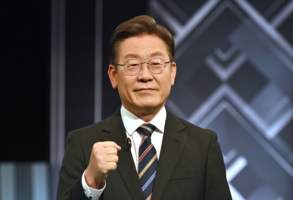 李在明是韩国最大反对党领袖。