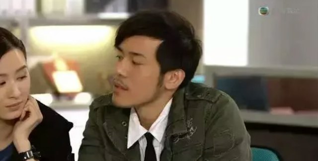 沈震軒演出處境劇《畢打自己人》。 沈震軒演出處境劇《畢打自己人》。