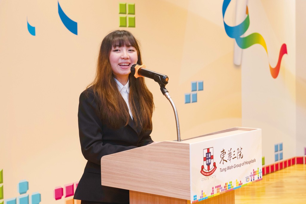 得獎者余欣婷同學指獎學金不僅減輕了其經濟壓力，更讓她能專注於學業，勇敢追夢。