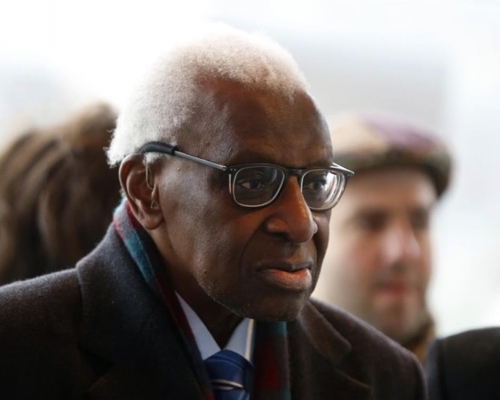 迪亞克(Lamine Diack)被控貪污和洗黑錢,被判入獄2年及罰款50萬歐羅。AP