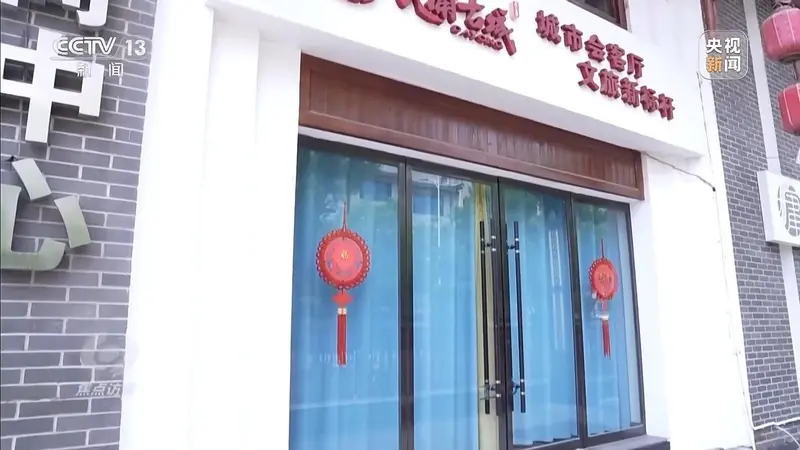 大庸古城只有停車場能賺錢。央視 大庸古城只有停車場能賺錢。央視