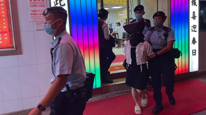 警拘6男女最細13歲。