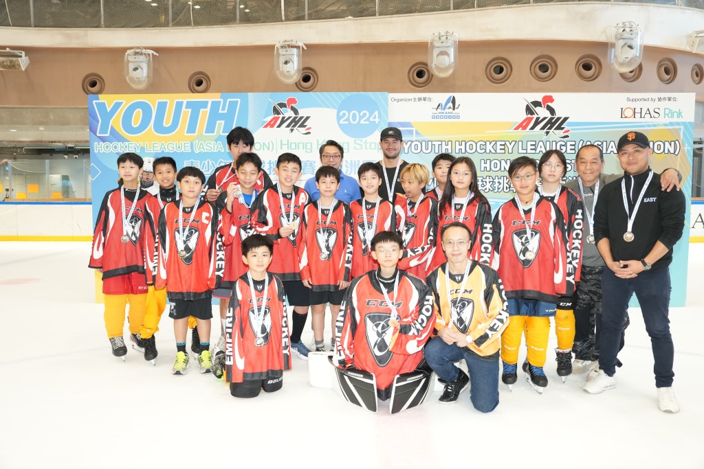 青少年冰球挑战赛香港站，U13 亚军 香港帝国冰球队。 公关图片