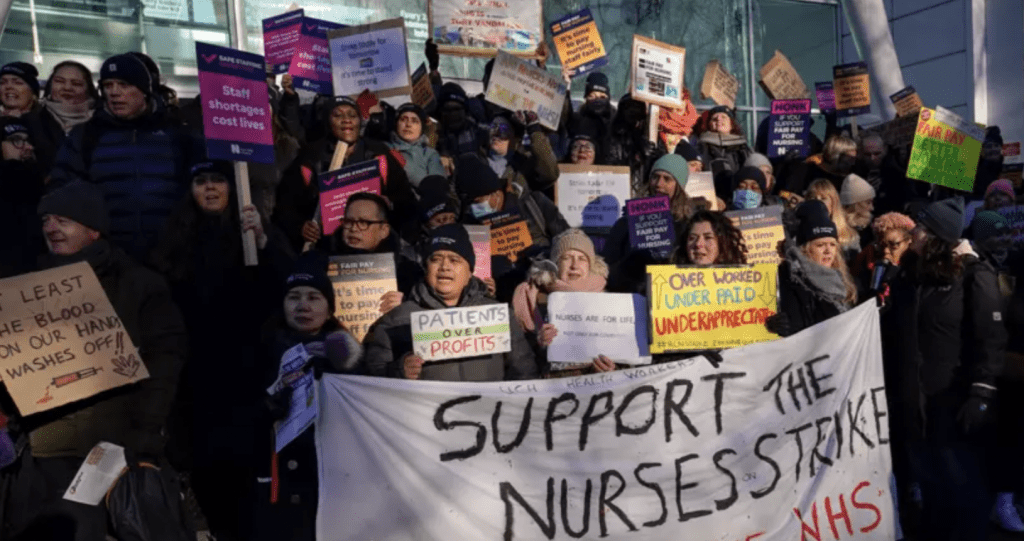 包括护士在内的英国多个行业早前发起大罢工。