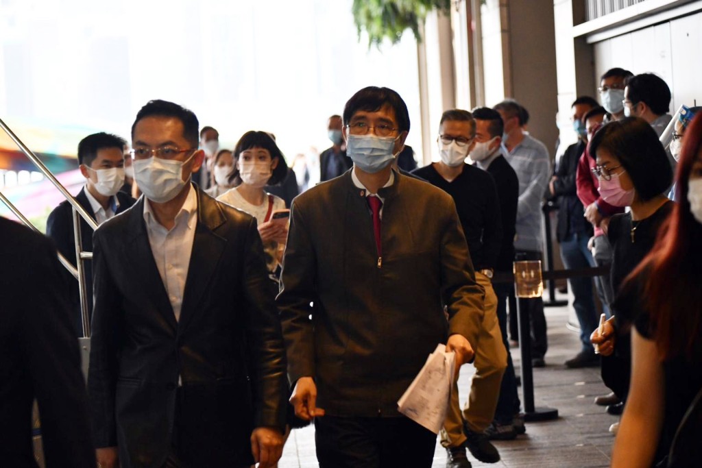 袁國勇視察完商場指確診食肆的通風系統不理想。