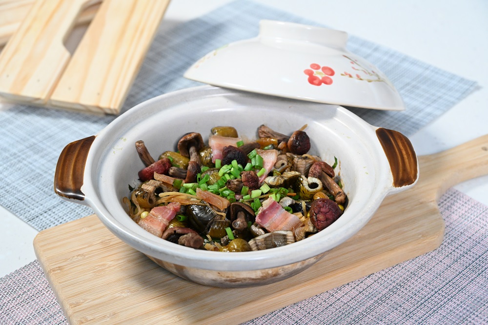 紅菇黃鱔煲仔飯