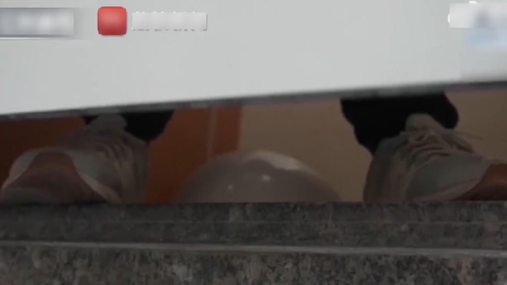江蘇有男子上班時如廁逾6小時被炒，向公司索賠20萬被法院駁回。
