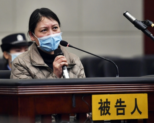 身背7條人命、潛逃20年的女逃犯勞榮枝，今早在江西南昌中級法院一審宣判，被判處死刑。中新社圖片