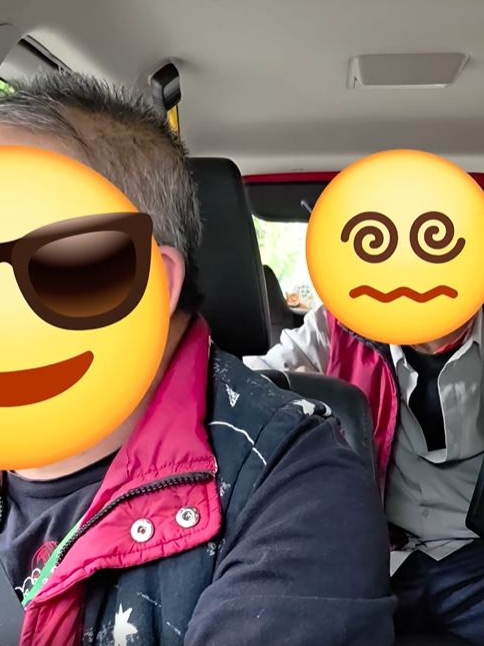 熱心司機為忘記回家道路的伯伯耐心帶路。