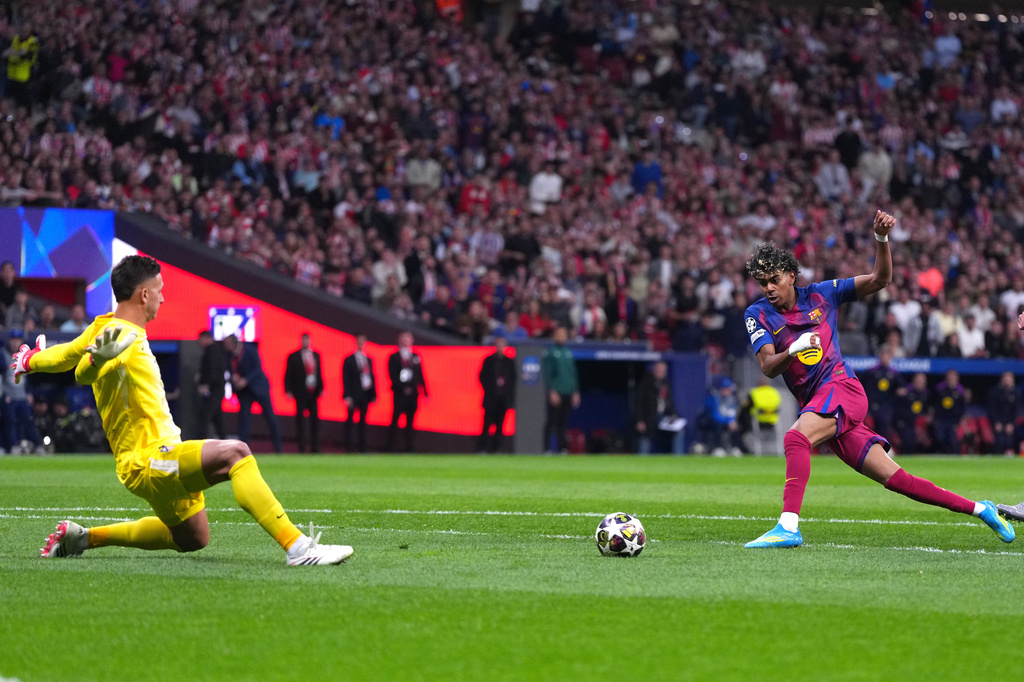 耶馬4分鐘為巴塞開紀錄。美聯社