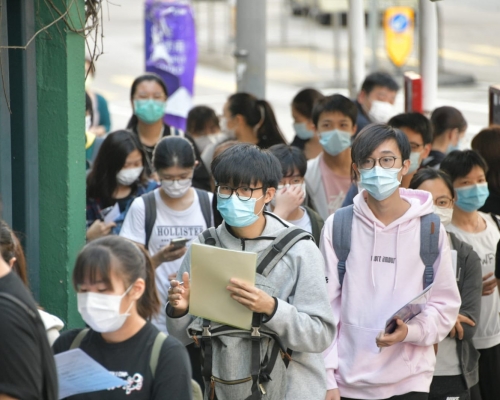 考評局規定考生須戴口罩應試。 資料圖片