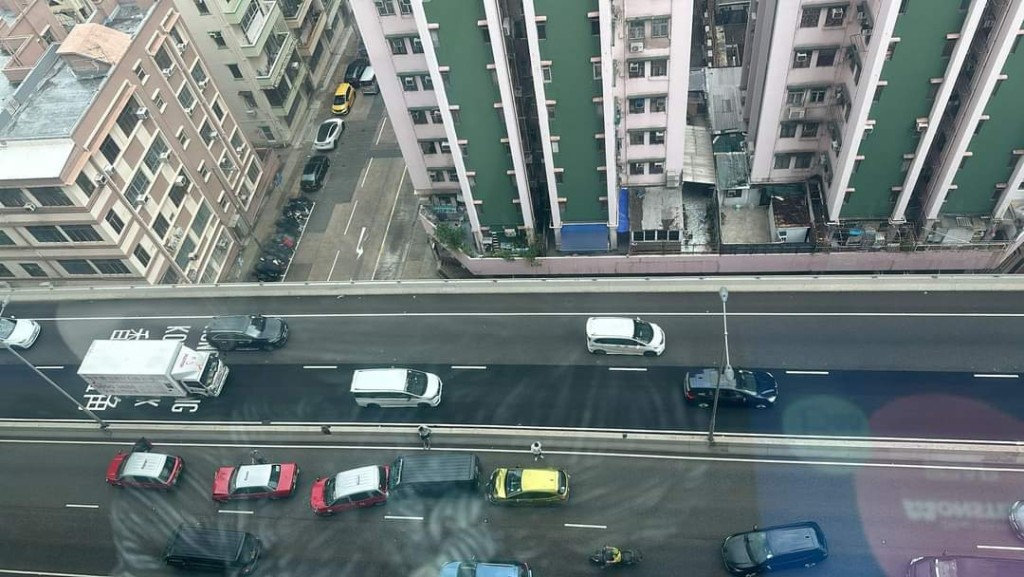 东九龙走廊发生五车相撞意外。网上图片