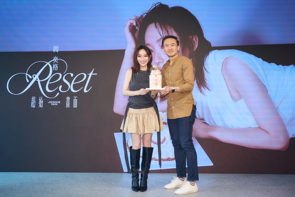 閻奕格(左起)、台灣索尼音樂總經理楊國修KS。 閻奕格(左起)、台灣索尼音樂總經理楊國修KS。