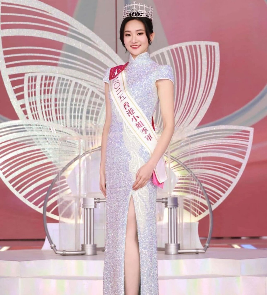 袁文靜在上海成長,來港參賽半年間靠睇《愛.回家之開心速遞》苦練廣東話。 袁文靜在上海成長,來港參賽半年間靠睇《愛.回家之開心速遞》苦練廣東話。
