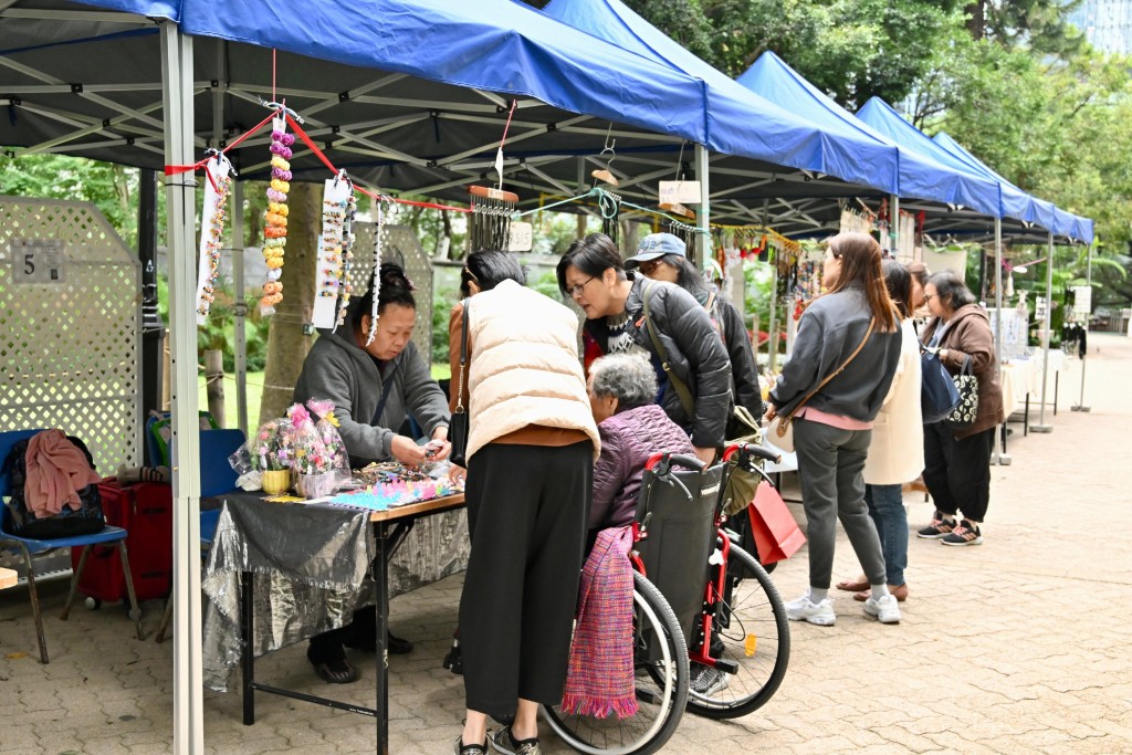 活动逢星期六、日及公众假期在香港公园举行。政府新闻处图片