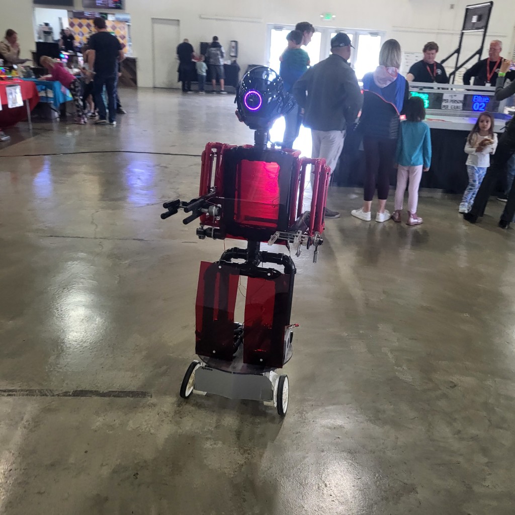 Evan到美國參加RoboGames 大賽,這次經歷讓他大開眼界。 Evan到美國參加RoboGames 大賽,這次經歷讓他大開眼界。