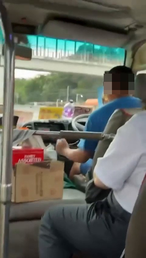網民:被揸車耽誤咗嘅舞者。fb「車cam L(香港群組)」截圖 網民:被揸車耽誤咗嘅舞者。fb「車cam L(香港群組)」截圖