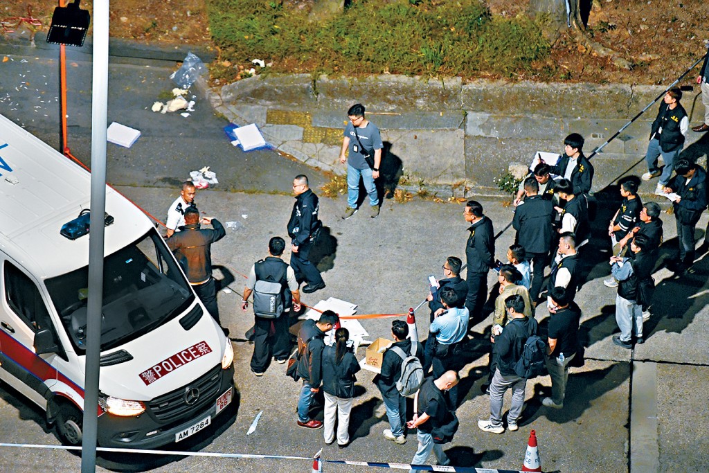 上月21日凌晨青山公路葵涌段3名警員開5槍制服持利器男疑犯現場。