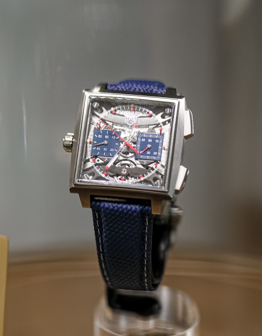 TAG Heuer MONACO EVERGRAPH計時碼錶,搭載自主研發TH80-00機芯,當中獨立研發的柔性組件計時傳動結構及碳材質複合遊絲,擁有7項專利。 TAG Heuer MONACO EVERGRAPH計時碼錶,搭載自主研發TH80-00機芯,當中獨立研發的柔性組件計時傳動結構及碳材質複合遊絲,擁有7項專利。