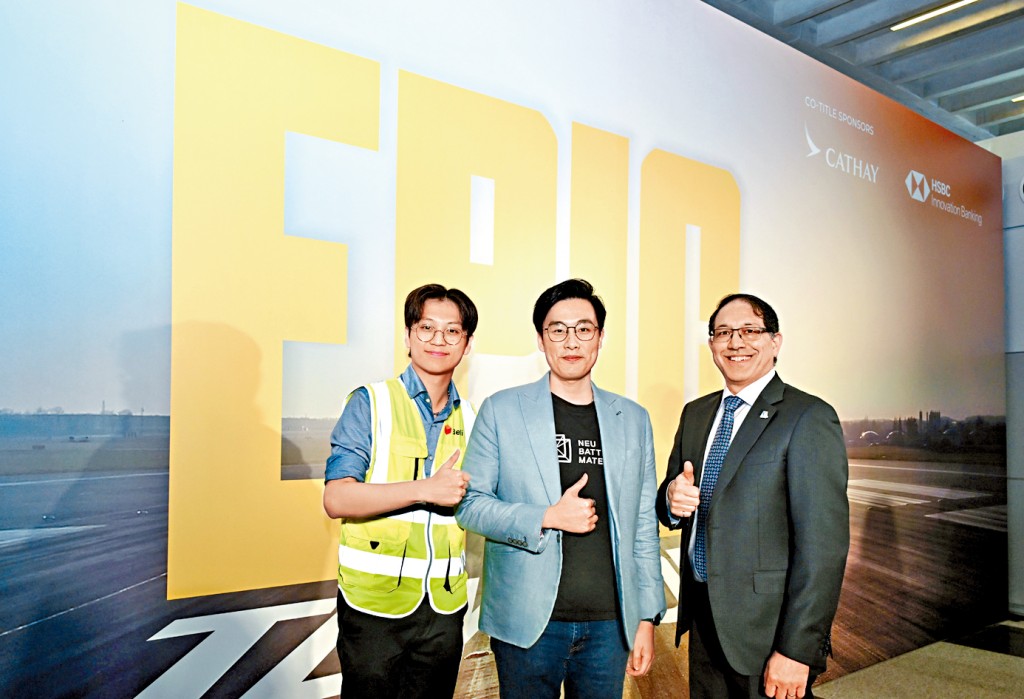 左起：Belli的代表Jayen Liu、NEU Battery Materials創辦人及行政總裁Bryan Oh、KA Imaging Inc的代表 Amol S. Karnick。