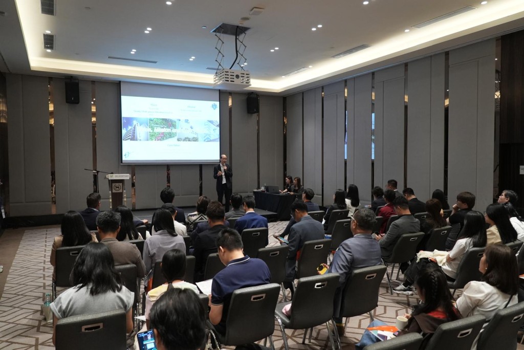 陳狄安認為,兩地不少家長看重香港的大學院校排名高,加上距離較近,便利探望子女,而安全環境亦更放心子女留學。受訪者提供 陳狄安認為,兩地不少家長看重香港的大學院校排名高,加上距離較近,便利探望子女,而安全環境亦更放心子女留學。受訪者提供