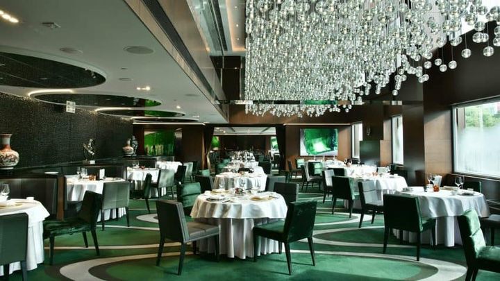 The Mira其中一款的「味歷住宿之旅」，客人可來到米芝蓮推介食府國金軒品嘗滋味粵菜晚宴。