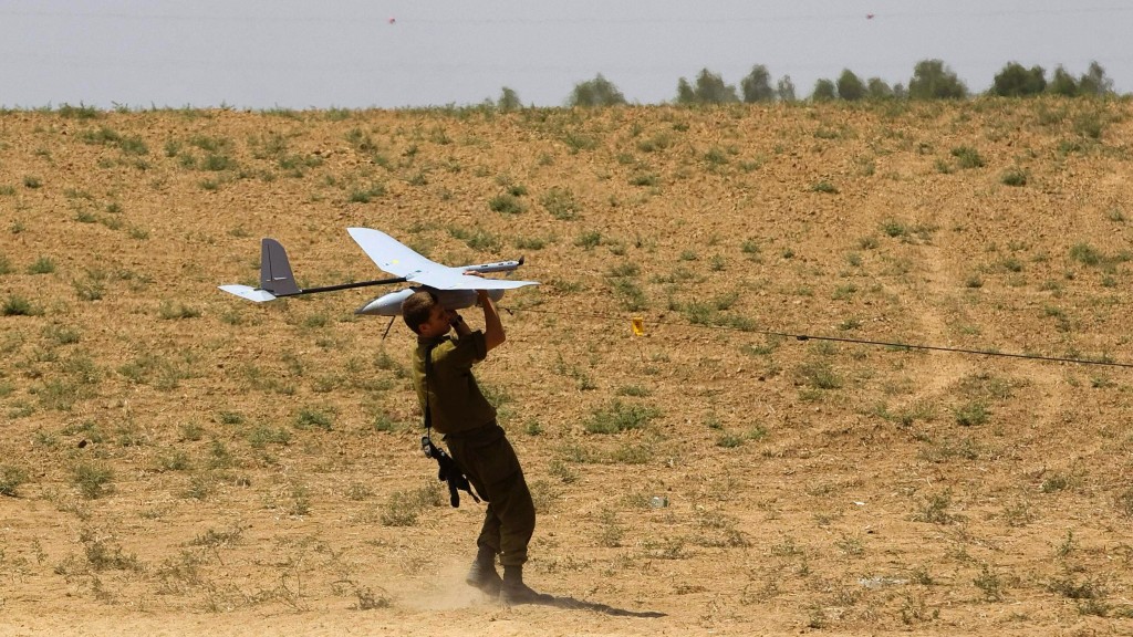 2014年，以军在加沙边境发射“云雀”（Skylark）无人机。 路透社