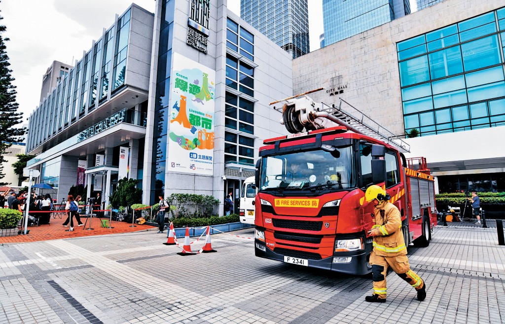 大埔宏福苑火災獨立委員會昨日舉行第五場聽證會，期間火警鐘突然響起。
