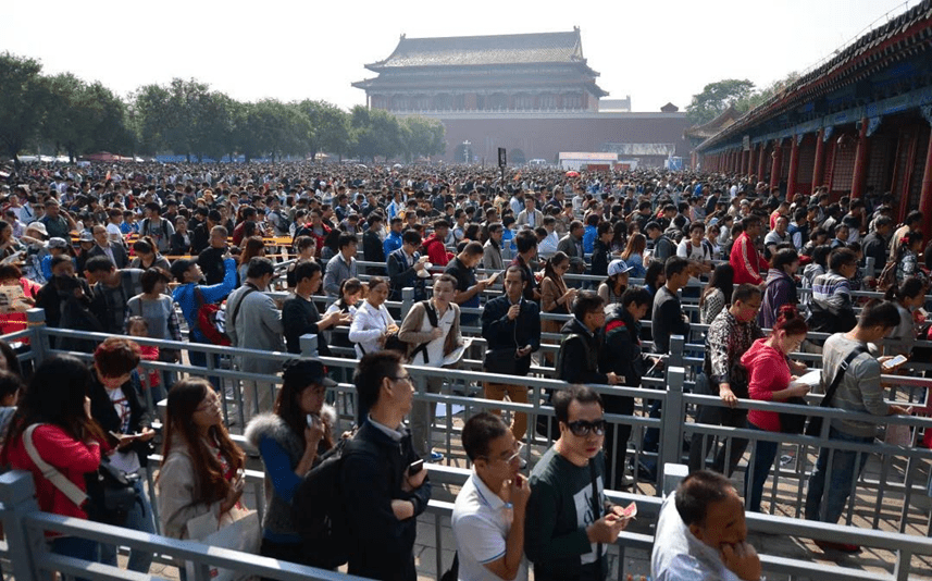 全國多地博物館連日爆滿。 資料圖