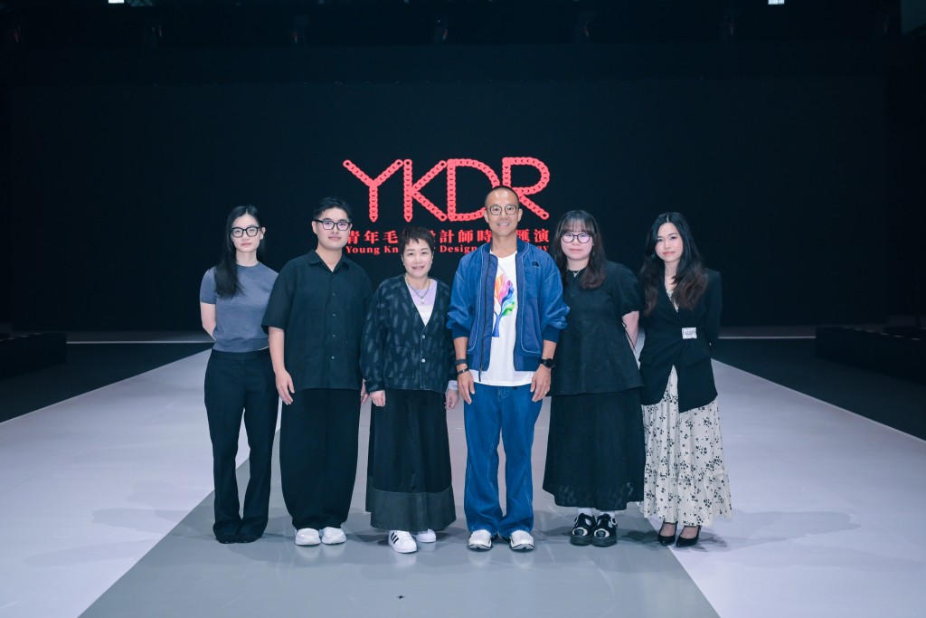 今屆匯演聚焦四位本地新秀與業界導師的跨代合作。(左起:徐露露、張浩然、冼約芬、許彼得、蔡詠欣、游嘉慧) 今屆匯演聚焦四位本地新秀與業界導師的跨代合作。(左起:徐露露、張浩然、冼約芬、許彼得、蔡詠欣、游嘉慧)