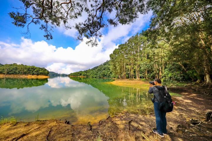 飽覽城門水塘美景。 （圖片來源：漁農自然護理署）