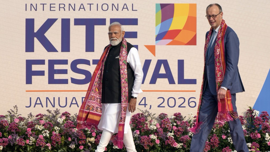 印度總理莫迪與德國總理默茨為2026年國際風箏節揭幕。 美聯社