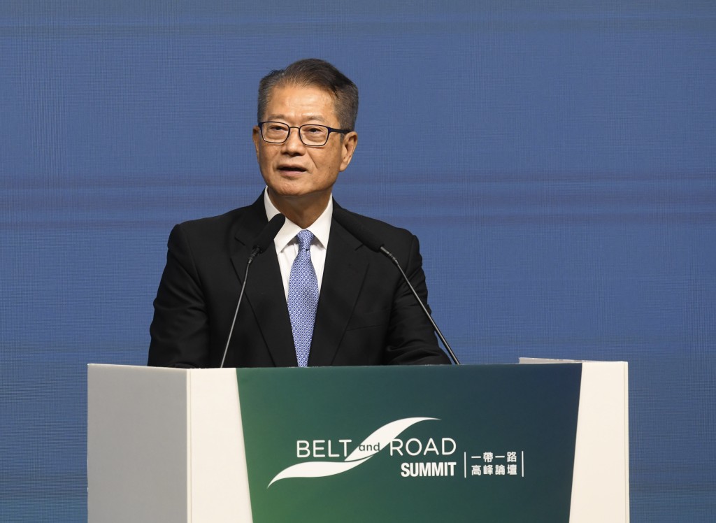 陳茂波指只要發揮各自優勢並攜手合作,相信便能將資本、測試場域等轉化為更大進步及共享繁榮。 陳茂波指只要發揮各自優勢並攜手合作,相信便能將資本、測試場域等轉化為更大進步及共享繁榮。