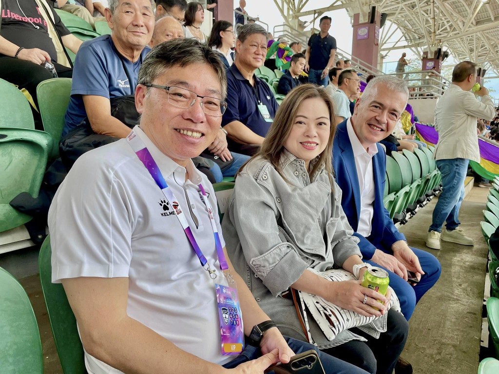 前運物局局長、東區班主之一的林世雄(左)。羅淑佩FB 前運物局局長、東區班主之一的林世雄(左)。羅淑佩FB