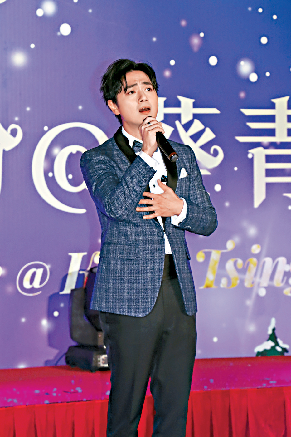 鄭俊弘日前為除夕活動演出，開心分享患罕見病的囝囝每日都有進步。