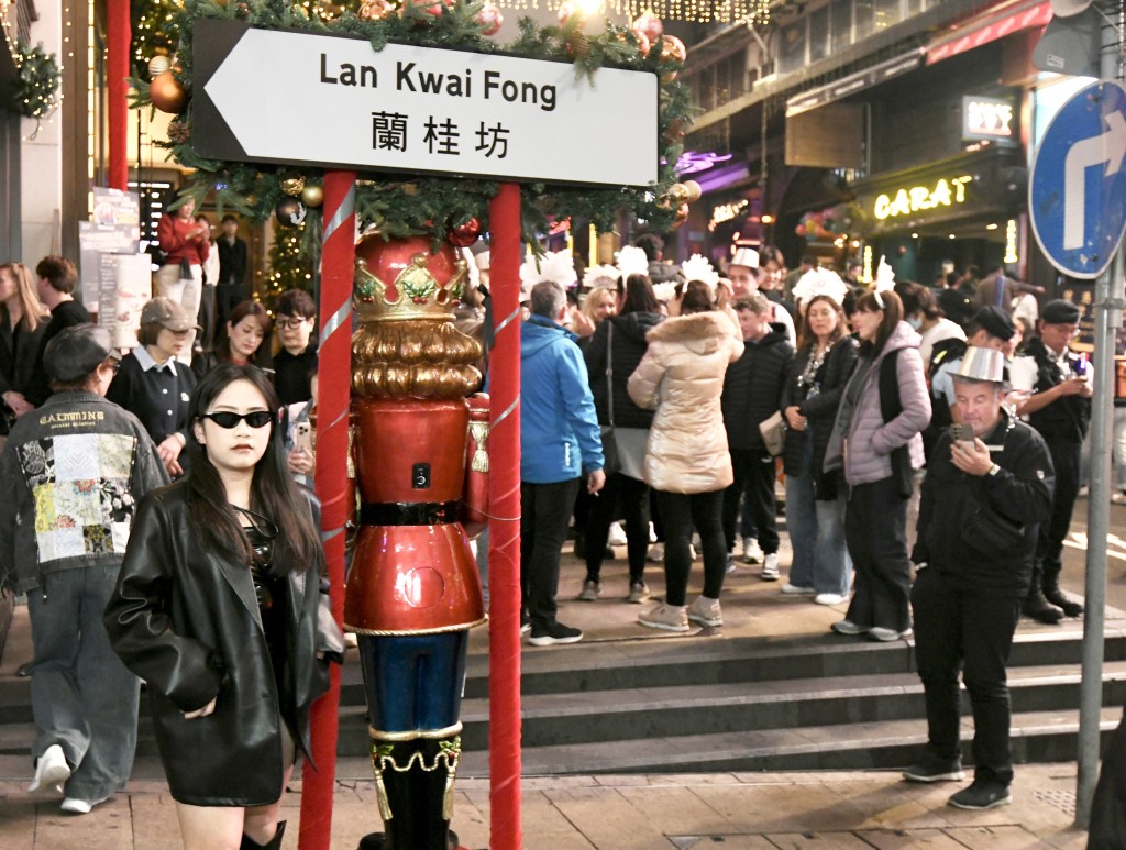 蘭桂芳亦實行人流管制。何君健攝