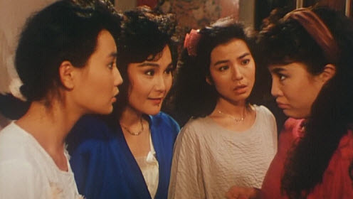 锺楚红（右二）是80年代知名影星。