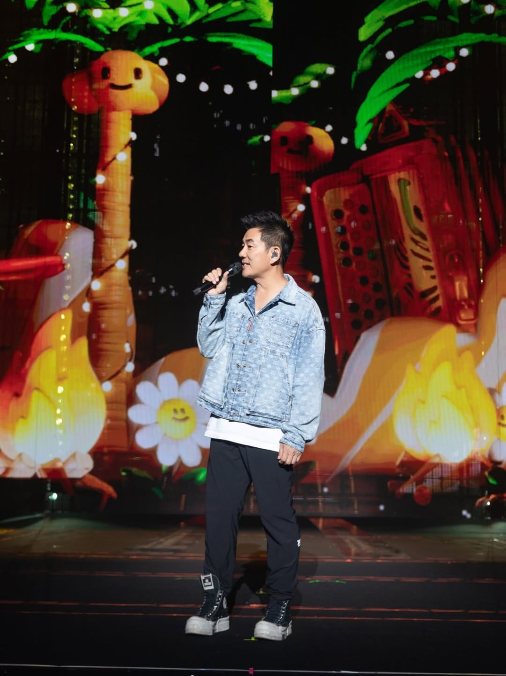 任賢齊的演唱會巡足半年。