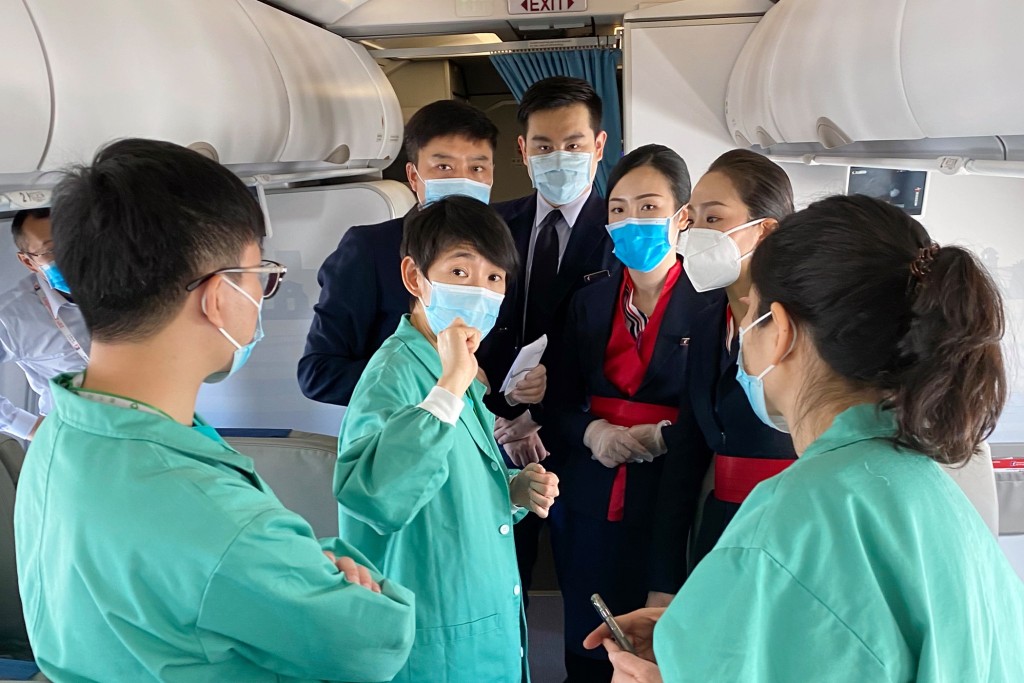 包機準備接載澳門居民。新聞局圖片