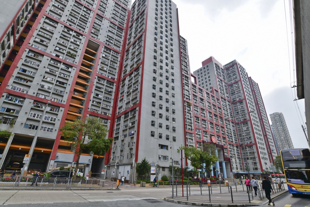 截至2026年3月底,淨資產值按年增長3%至499億港元。 截至2026年3月底,淨資產值按年增長3%至499億港元。