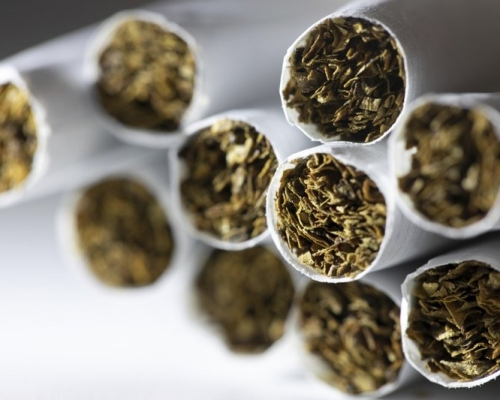 有研究指尼古丁或夠有效降低感染風險。示意圖/AP