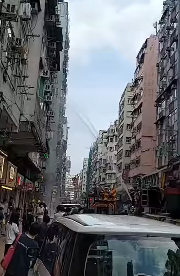 消防開喉救灌救。fb「香港突發事故報料區」圖片