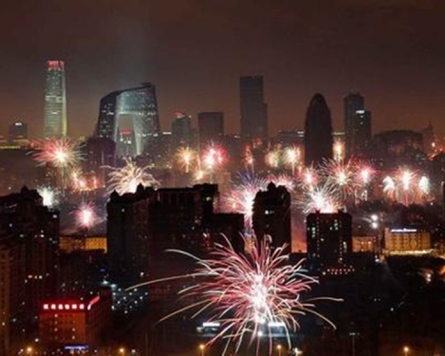 北京市去年尾开始已启动打击非法烟花爆竹。网图
