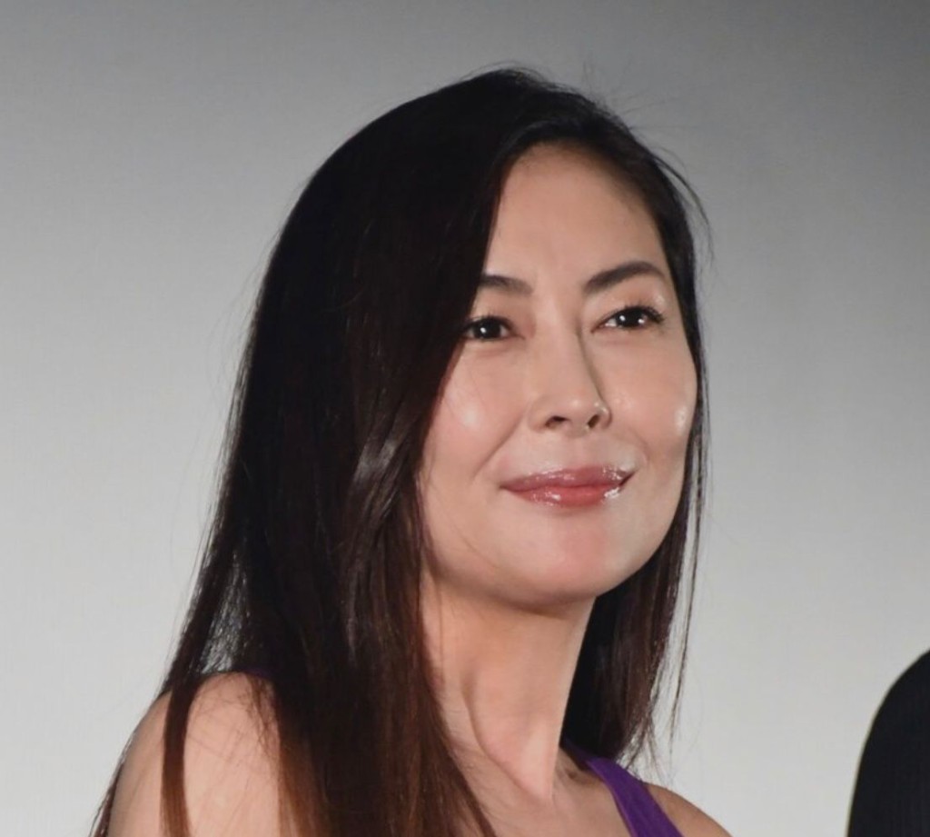 根據相關調查人員透露,推斷中山美穗在浴室遇意外身亡,她身體沒有外傷,但在浴缸面朝下浸在水中。 根據相關調查人員透露,推斷中山美穗在浴室遇意外身亡,她身體沒有外傷,但在浴缸面朝下浸在水中。