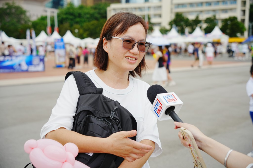 市民吳小姐表示指沒有購買乘坐熱氣球的門票，因此未能乘坐亦損失不大。