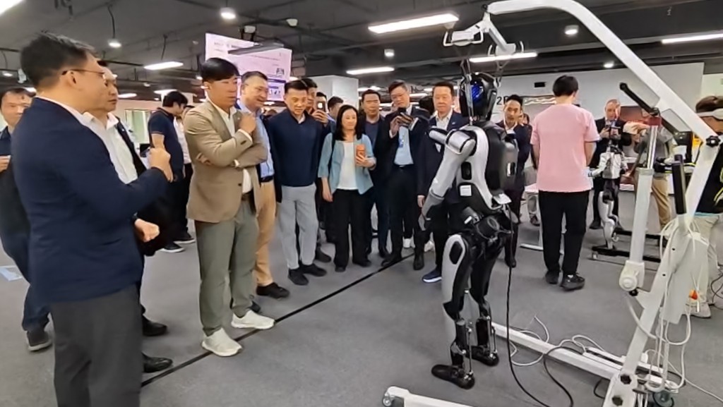 立法會議員分組考察,於北京他山科技有限公司了解機器人和具身智能等創新科技應用。 立法會議員分組考察,於北京他山科技有限公司了解機器人和具身智能等創新科技應用。