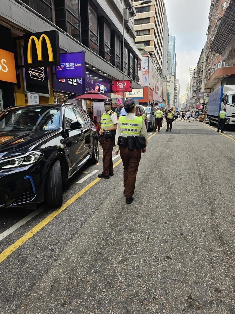 警方呼吁驾驶人士，切勿因一时之便违例停泊车辆。警方图片