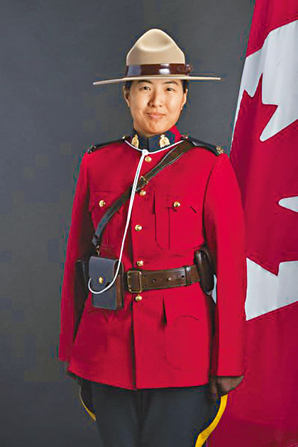 上周执勤时被刺毙的卑诗省女警杨子信。